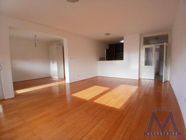 Slika 2 - Petosoban stan za izdavanje, 900€