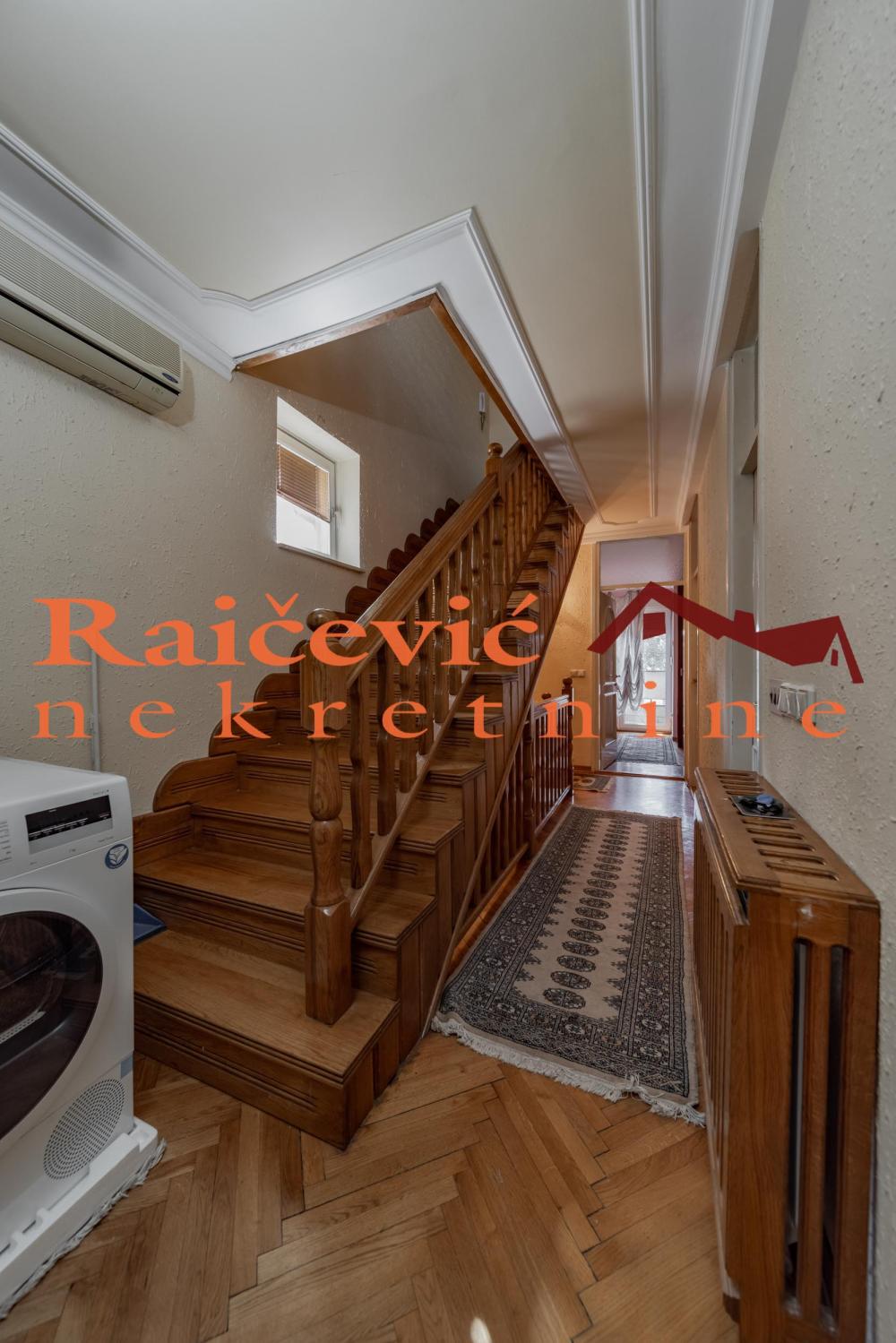 Slika 6 - Milovana Jankovica,  Kuća na prodaju, 273m2, 430.000€