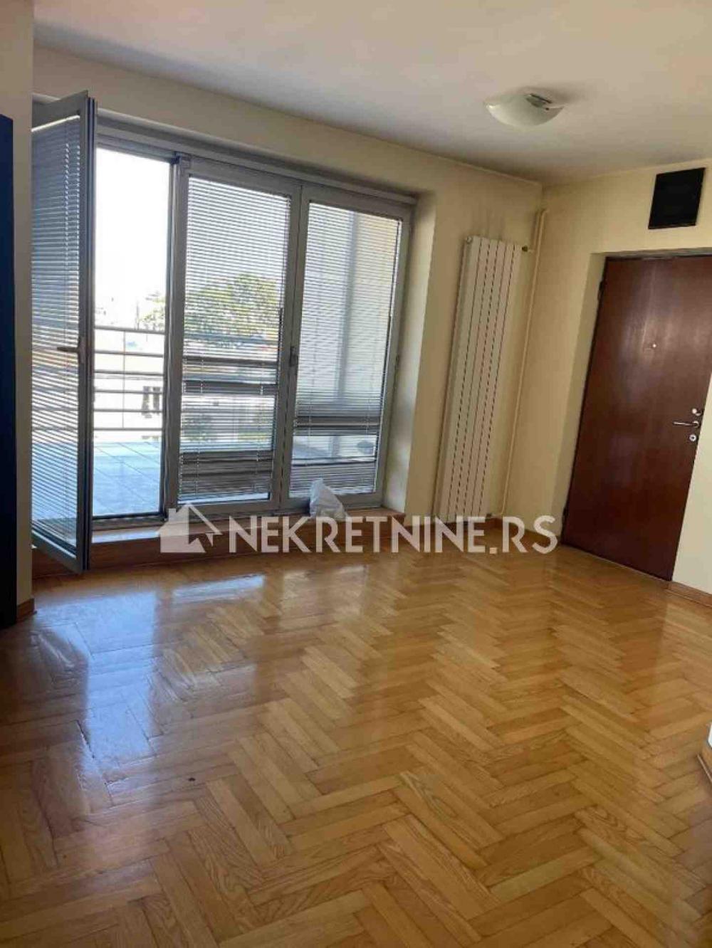 Slika 2 - Požarevačka, Petosoban stan za izdavanje, 207m2, 2.300€