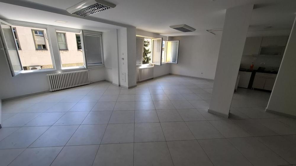 Slika 2 -  Lokal za izdavanje, 70m2, 450€