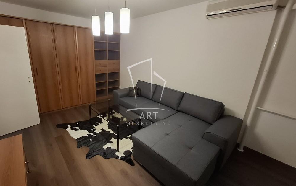 Glavna slika -Karađorđev Trg, Jednosoban stan za izdavanje, 34m2, 490€