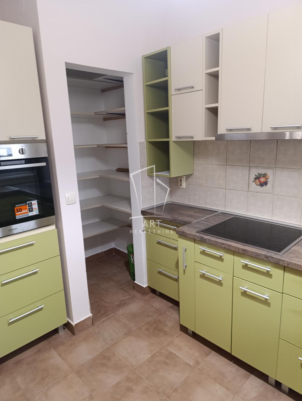 Slika 8 - Šumatovačka, Četvorosoban stan za izdavanje, 85m2, 900€