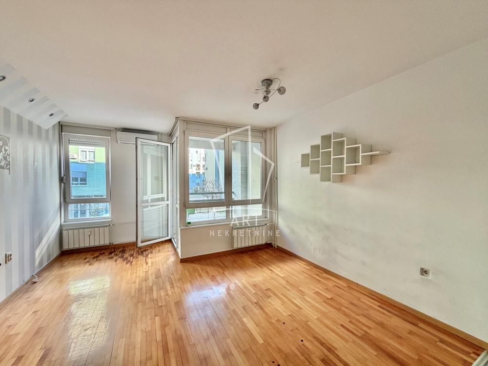 Slika 1 - Mileve Marić Ajnštajn, Jednoiposoban stan na prodaju, 53m2, 170.000€