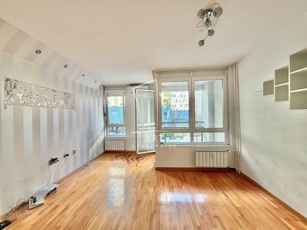 Glavna slika oglasa 395697