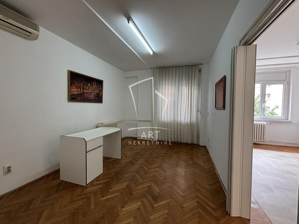 Slika 1 - Topličin Venac,  Lokal za izdavanje, 47m2, 750€