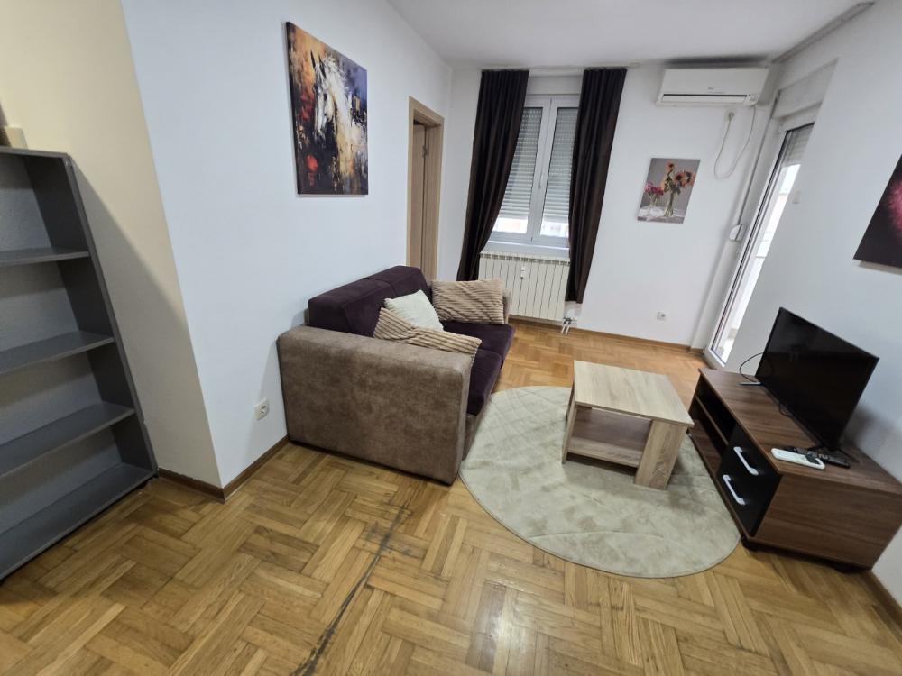 Slika 1 - Marka Oreškovića, Dvosoban stan za izdavanje, 40m2, 500€