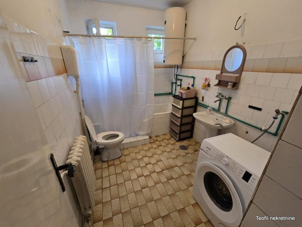 Slika 8 - Žarka Zrenjanina,  Kuća na prodaju, 92m2, 130.000€
