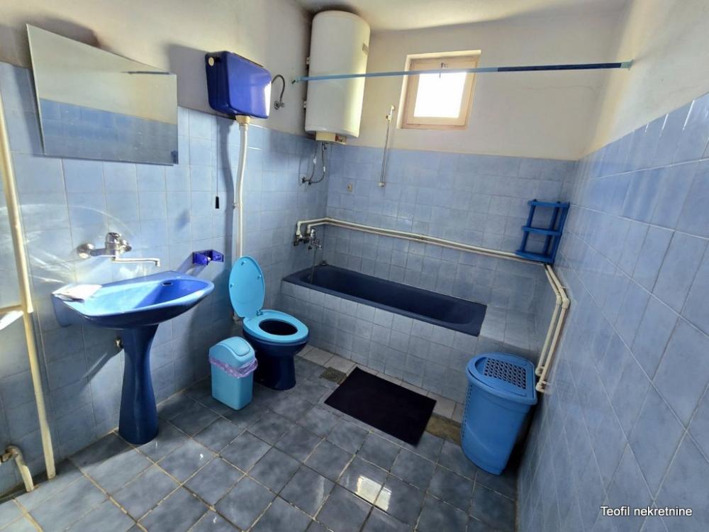 Slika 9 - Žarka Zrenjanina,  Kuća na prodaju, 92m2, 130.000€
