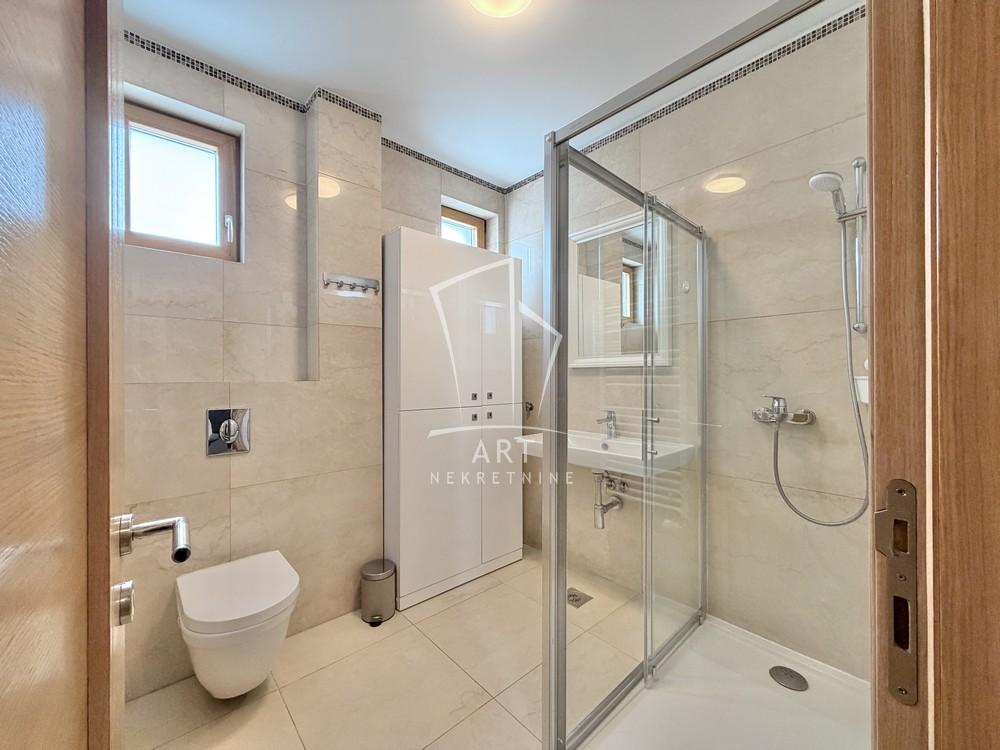 Slika 10 - Lazara Tasića, Četvorosoban stan na prodaju, 99m2, 412.000€