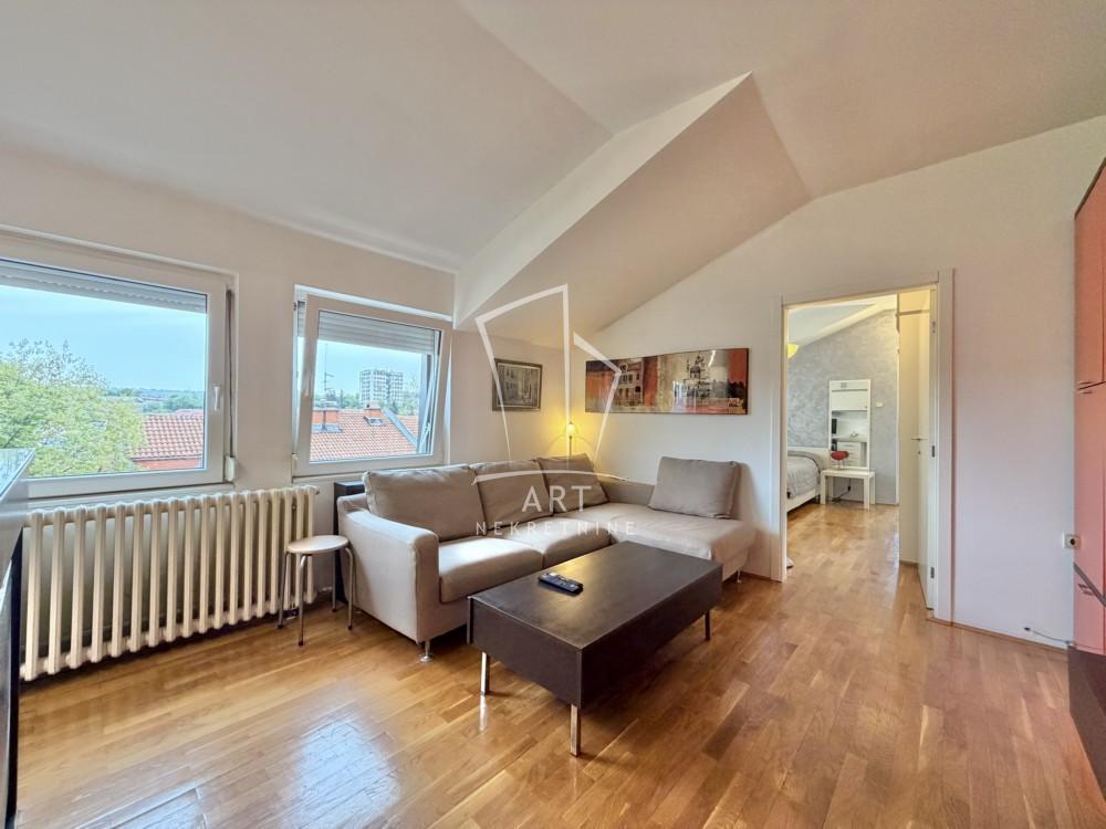 Glavna slika -Osme Crnogorske Brigade, Trosoban stan na prodaju, 50m2, 148.000€