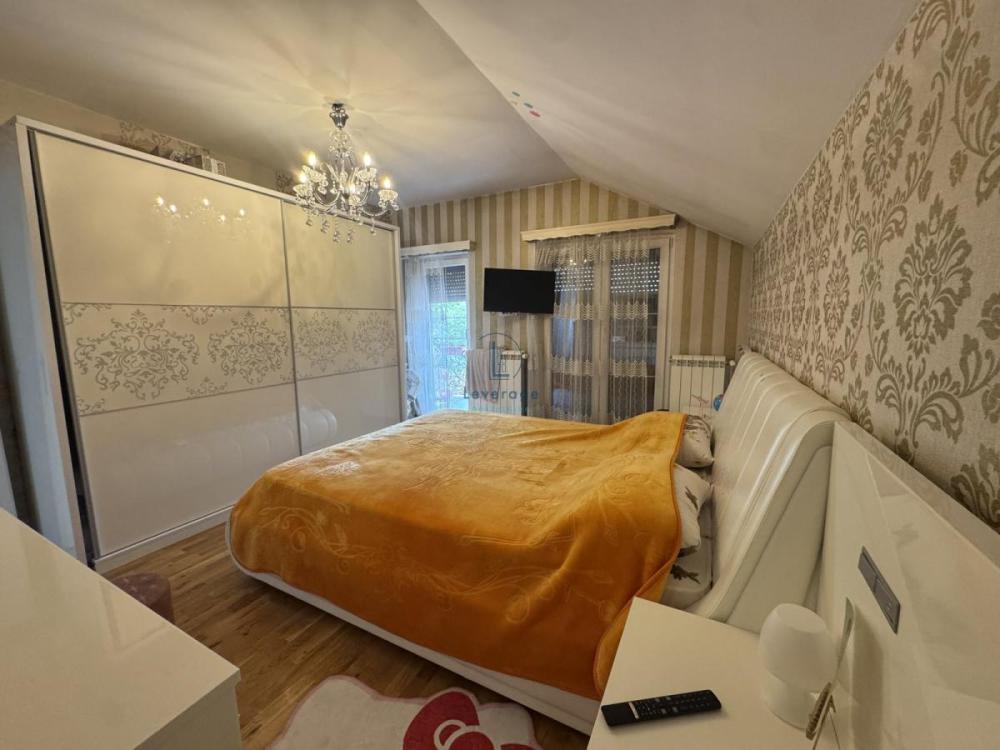 Slika 8 - Suvoborska,  Kuća za izdavanje, 180m2, 1.700€