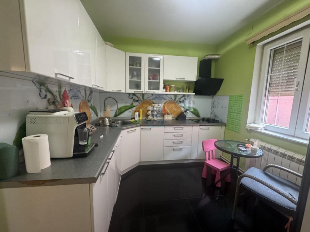 Slika 4 - Suvoborska,  Kuća za izdavanje, 180m2, 1.700€