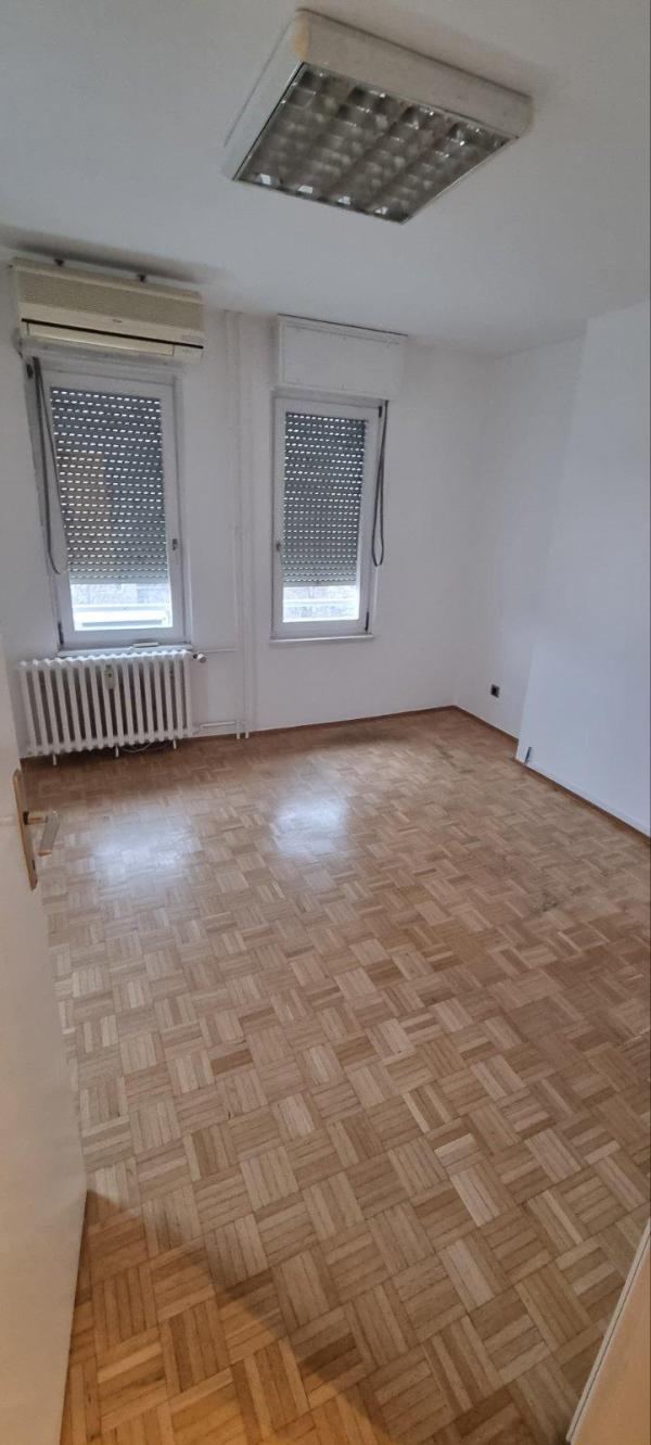 Slika 5 - Bulevar Arsenija Čarnojevića,  Lokal za izdavanje, 110m2, 1.100€
