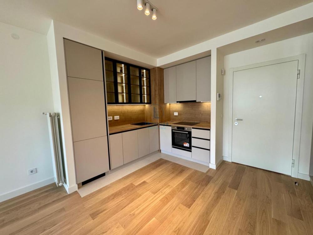 Glavna slika -Nikolaja Kravcova, Trosoban stan za izdavanje, 71m2, 1.400€