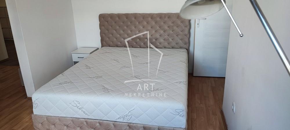 Slika 9 - Nemanjina, Trosoban stan za izdavanje, 60m2, 800€