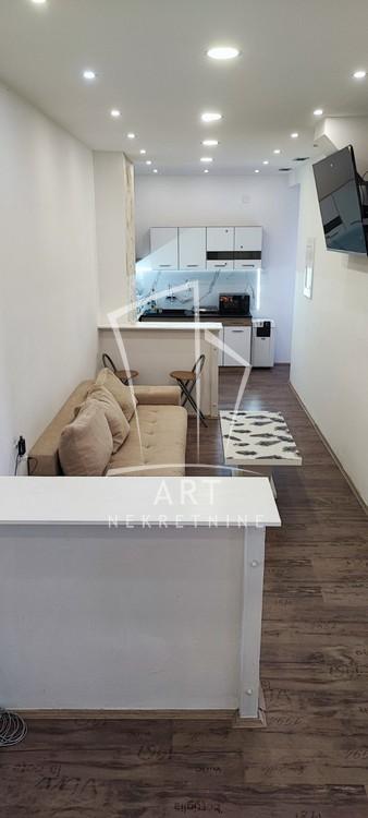 Slika 2 - Nemanjina, Trosoban stan za izdavanje, 60m2, 800€