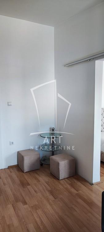 Slika 8 - Nemanjina, Trosoban stan za izdavanje, 60m2, 800€