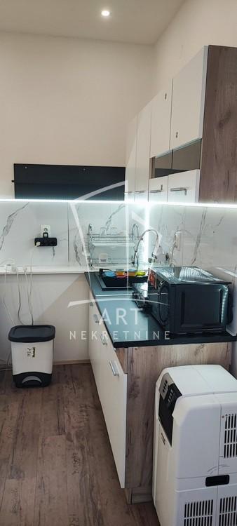 Slika 7 - Nemanjina, Trosoban stan za izdavanje, 60m2, 800€