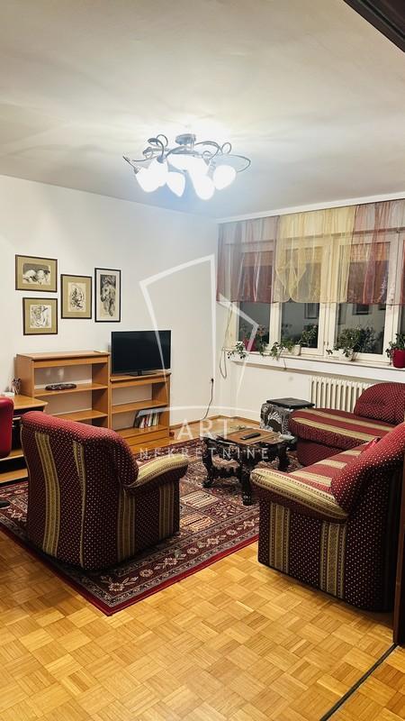 Glavna slika -Matice Srpske, Trosoban stan za izdavanje, 66m2, 600€