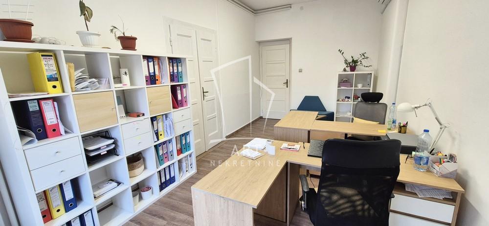 Slika 9 - Zmaj Jovina, Petosoban stan za izdavanje, 125m2, 1.100€