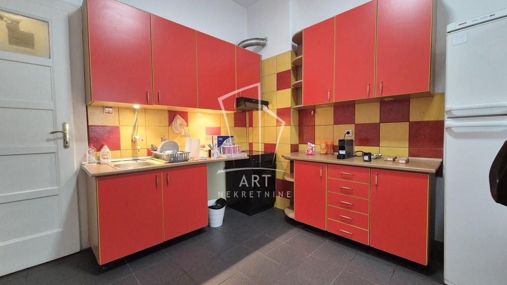 Slika 11 - Zmaj Jovina, Petosoban stan za izdavanje, 125m2, 1.100€