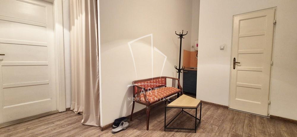 Slika 8 - Zmaj Jovina, Petosoban stan za izdavanje, 125m2, 1.100€