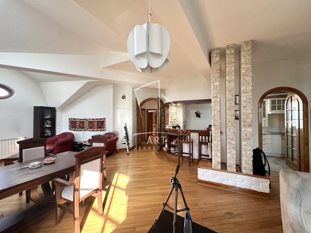 Slika 1 - Vlajkovićeva, Četvorosoban stan na prodaju, 114m2, 350.000€