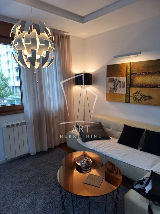 Slika 2 - Uroša Martinovića, Dvosoban stan za izdavanje, 55m2, 900€