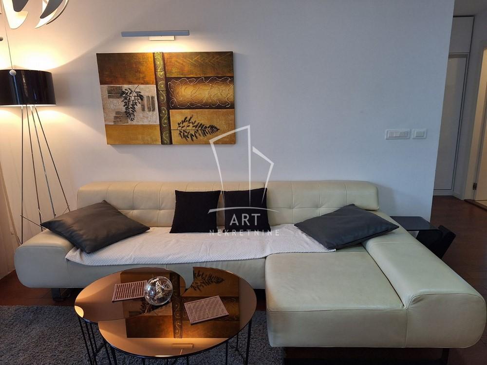 Slika 1 - Uroša Martinovića, Dvosoban stan za izdavanje, 55m2, 900€