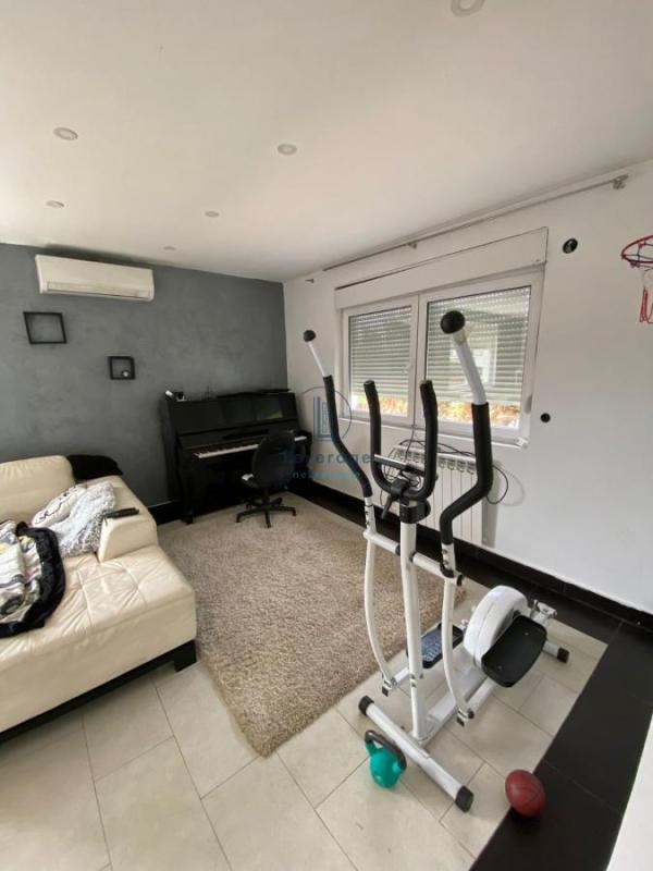Slika 9 - Rada Kondića,  Kuća na prodaju, 180m2, 200.000€
