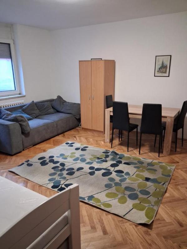 Glavna slika -Jednosoban stan za izdavanje, 38m2, 300€