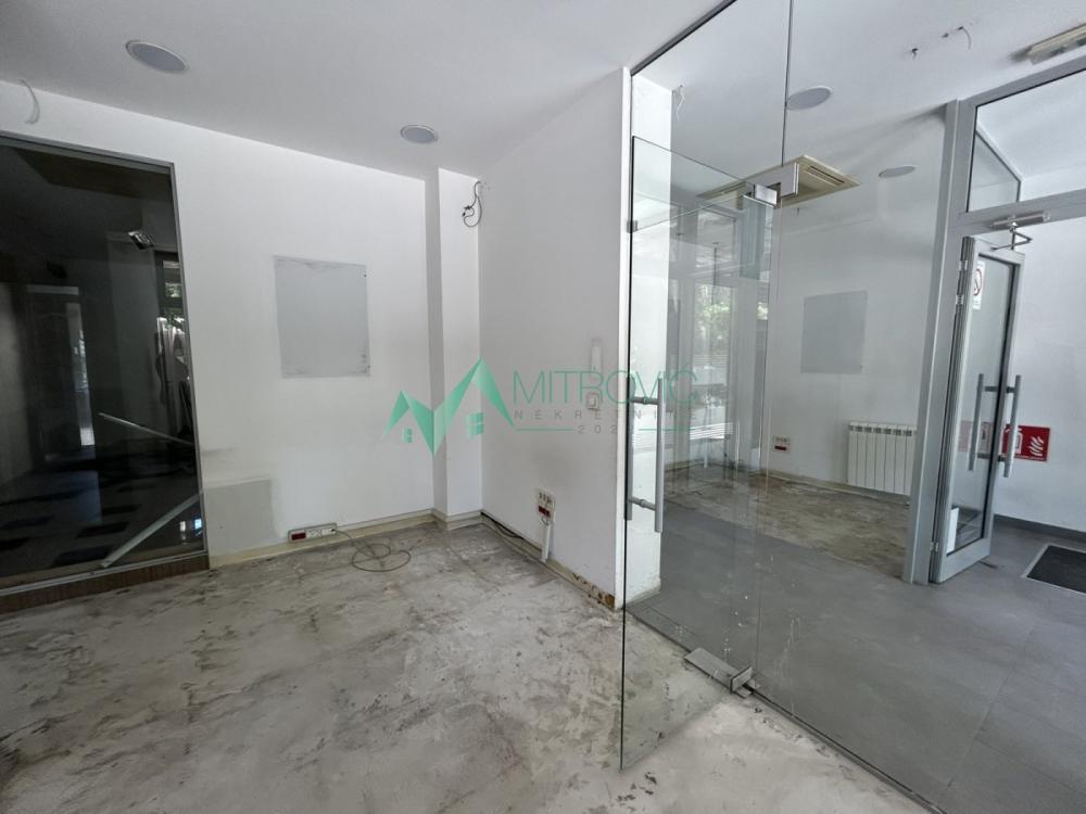 Glavna slika - Lokal za izdavanje, 395m2, 4.500€