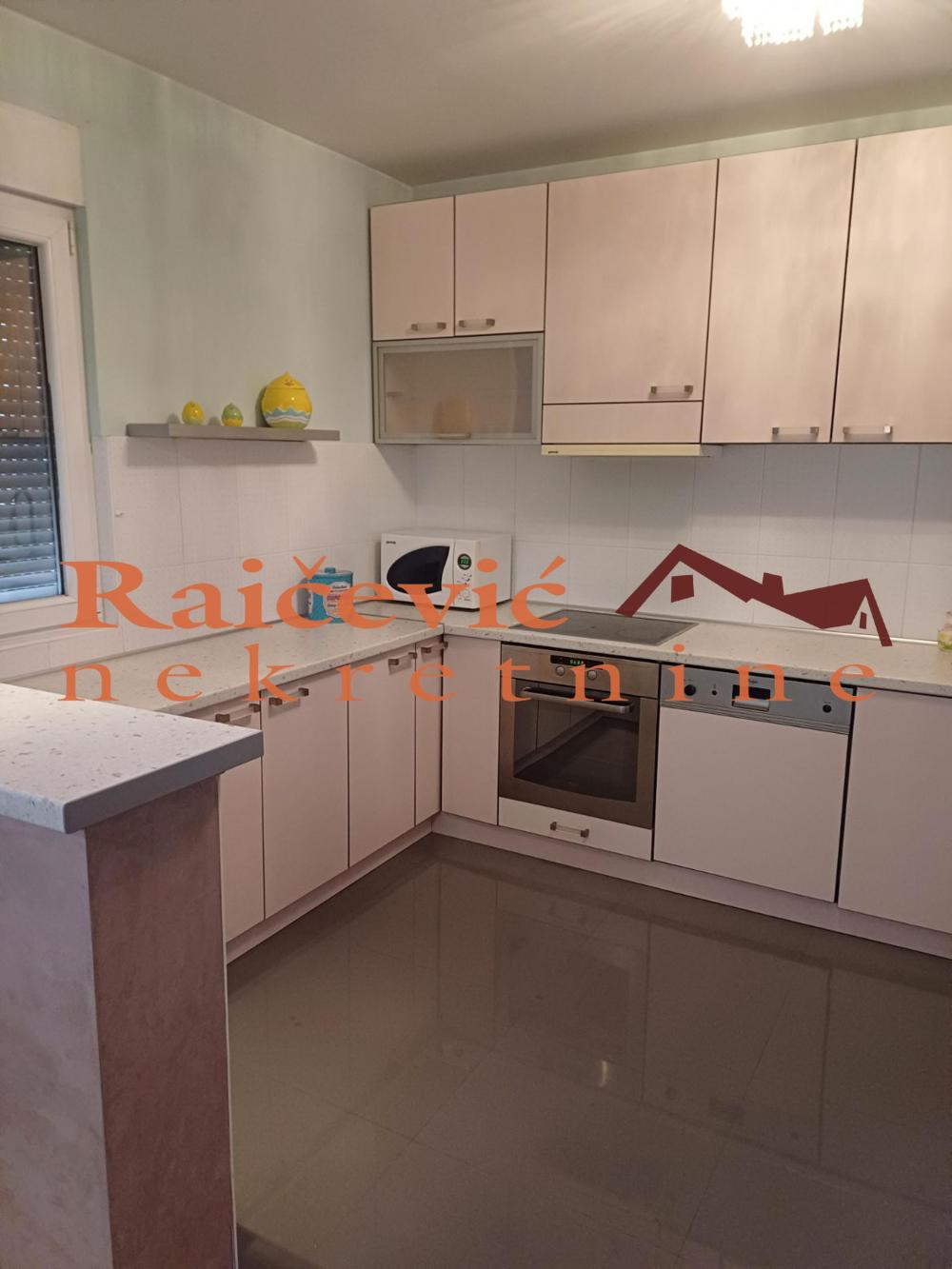 Slika 6 - Dragana Rakica, Trosoban stan na prodaju, 84m2, 304.500€