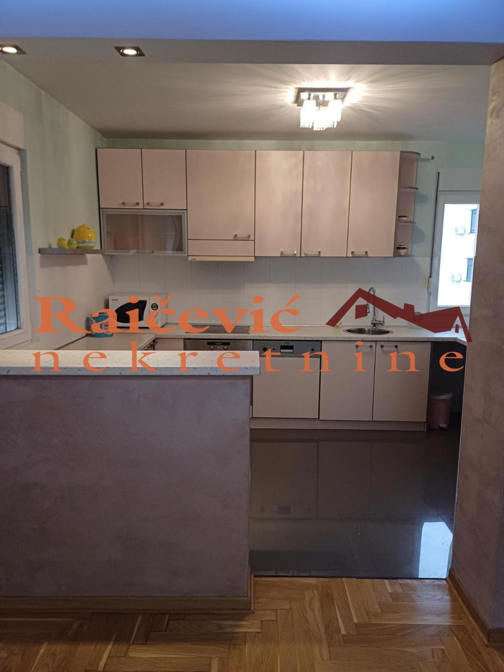 Slika 7 - Dragana Rakica, Trosoban stan na prodaju, 84m2, 304.500€
