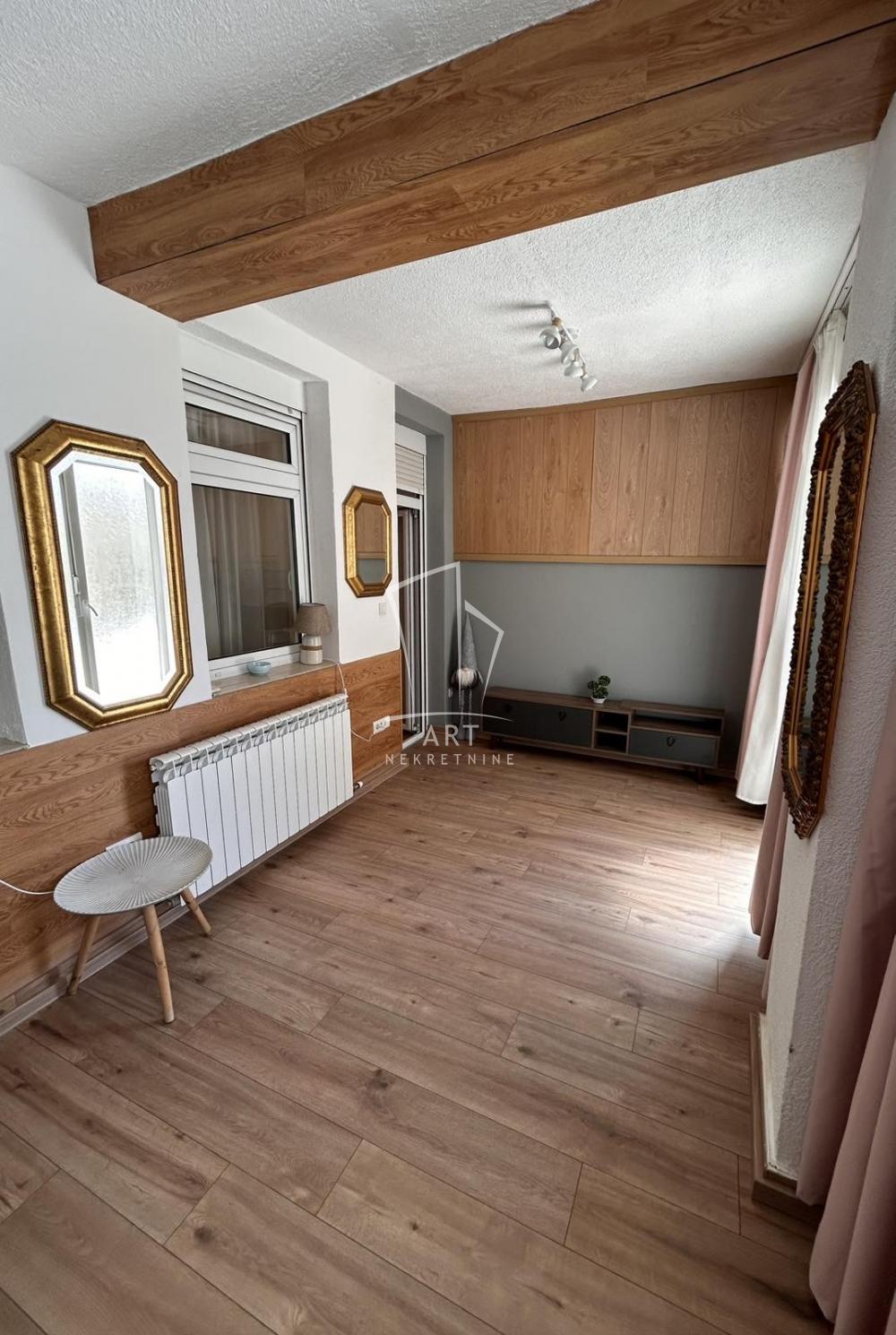 Slika 4 - Šumatovačka, Trosoban stan za izdavanje, 35m2, 700€
