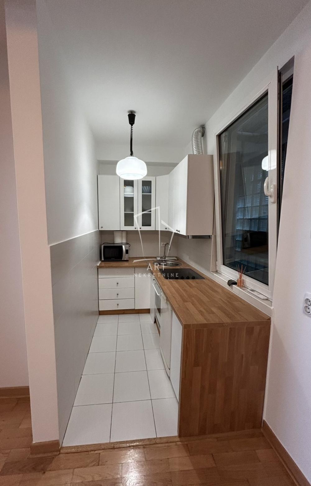Slika 5 - Šumatovačka, Trosoban stan za izdavanje, 35m2, 700€