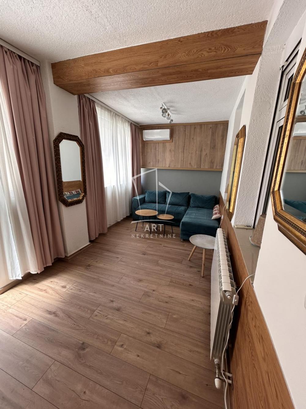 Glavna slika -Šumatovačka, Trosoban stan za izdavanje, 35m2, 700€