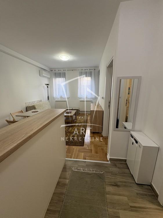 Slika 5 - 21. divizije, Jednoiposoban stan za izdavanje, 30m2, 450€