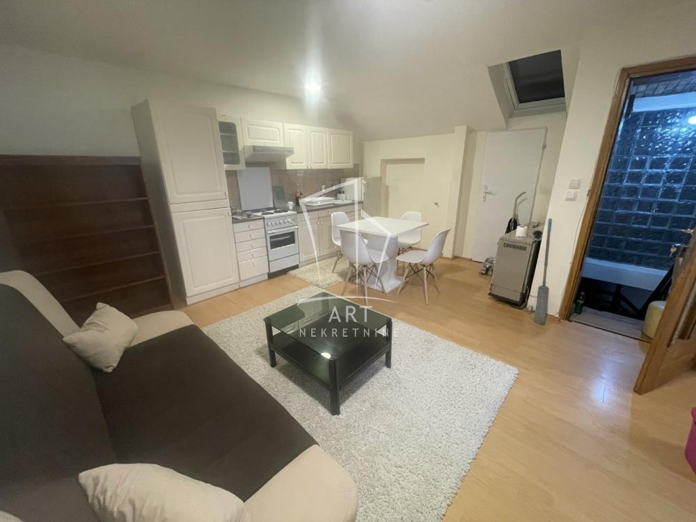 Slika 4 - Dobrovoljačka, Trosoban stan za izdavanje, 50m2, 490€