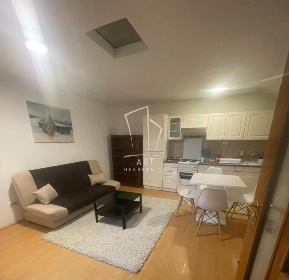 Slika 5 - Dobrovoljačka, Trosoban stan za izdavanje, 50m2, 490€
