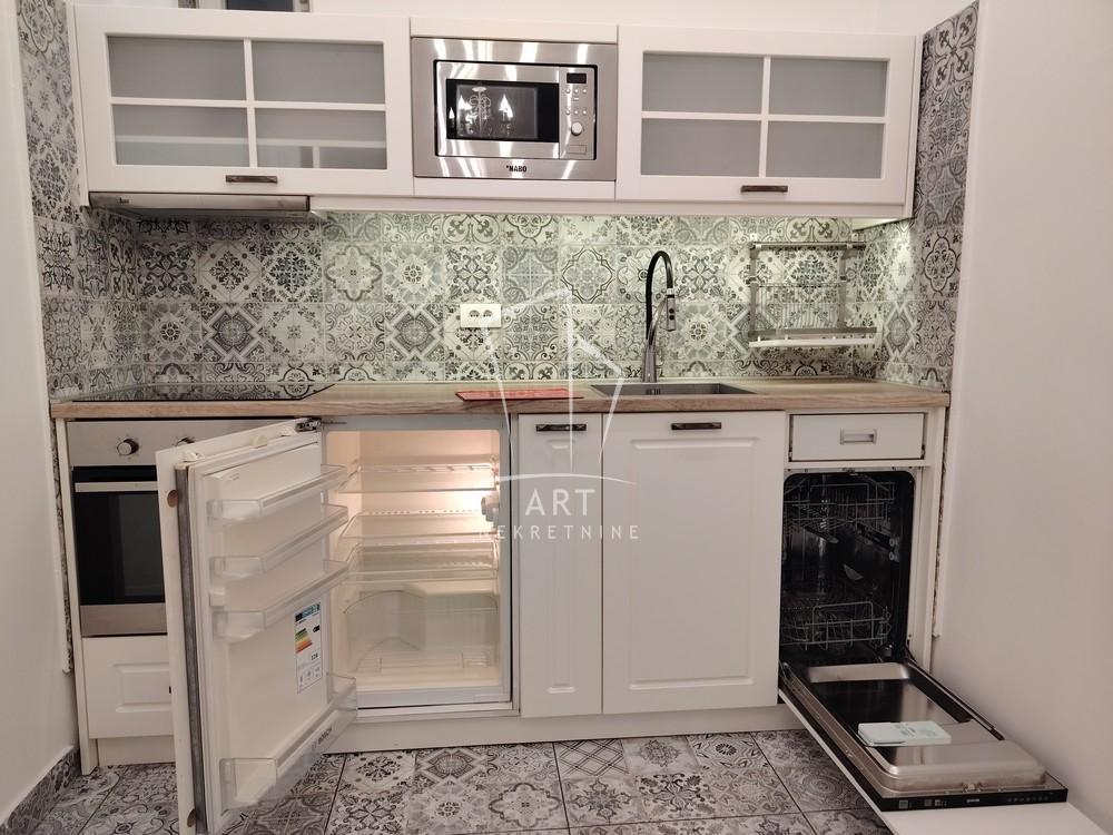 Slika 5 - Generala Lešjanina,  Lokal za izdavanje, 50m2, 800€