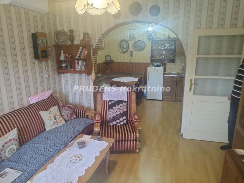 Slika 6 - Radnička,  Kuća na prodaju, 240m2, 400.000€