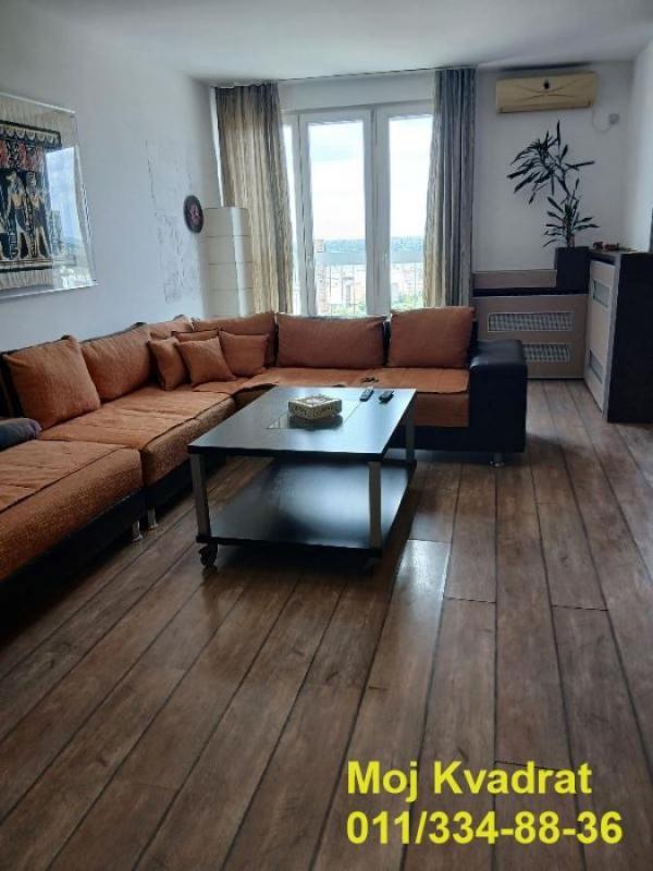 Glavna slika -Četvorosoban stan za izdavanje, 99m2, 1.200€