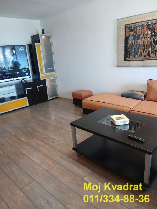 Slika 1 - Četvorosoban stan za izdavanje, 99m2, 1.200€