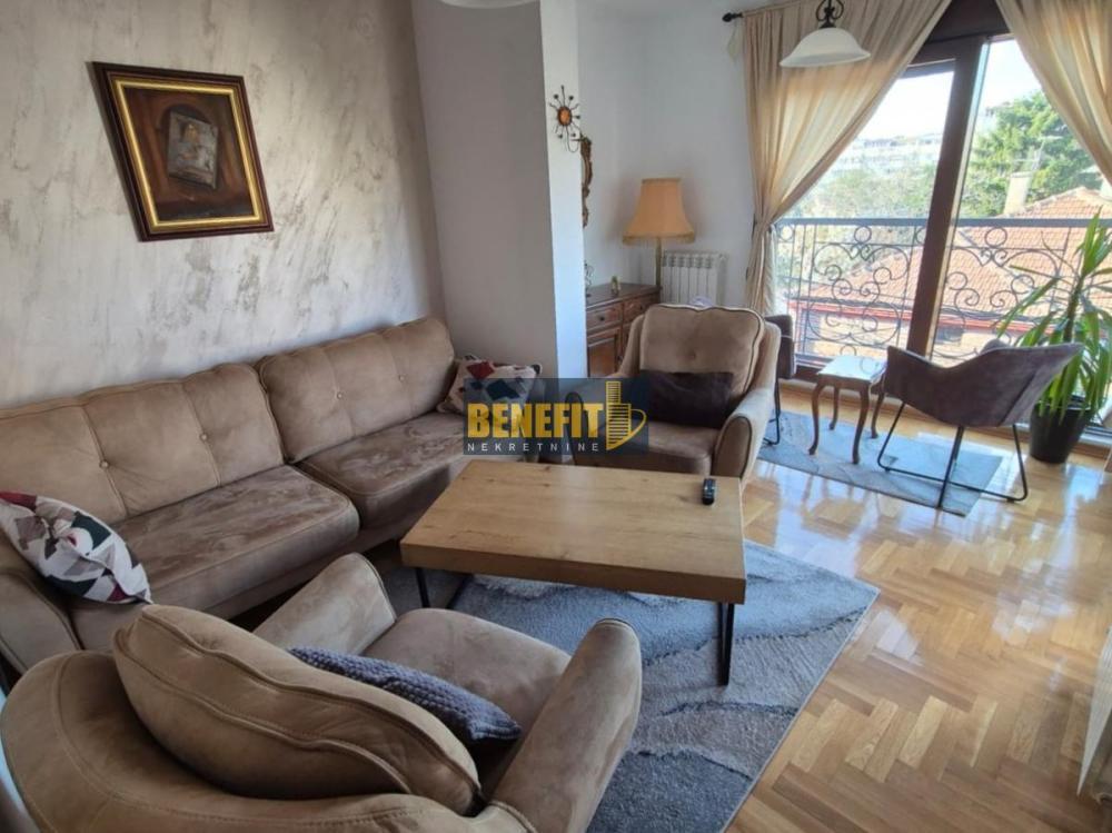 Glavna slika -Petosoban stan za izdavanje, 112m2, 1.400€