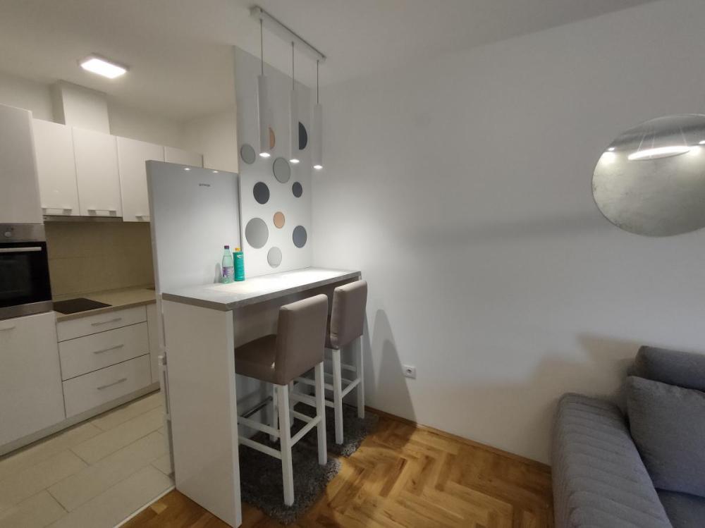 Slika 4 - Dvosoban stan za izdavanje, 43m2, 380€