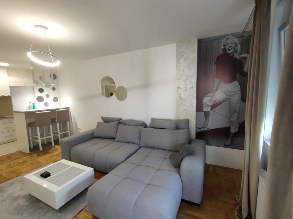 Slika 1 - Dvosoban stan za izdavanje, 43m2, 380€