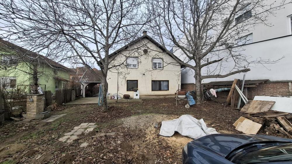 Slika 1 -  Kuća na prodaju, 270m2, 360.000€