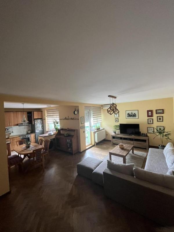 Glavna slika -Četvorosoban stan na prodaju, 111m2, 180.000€