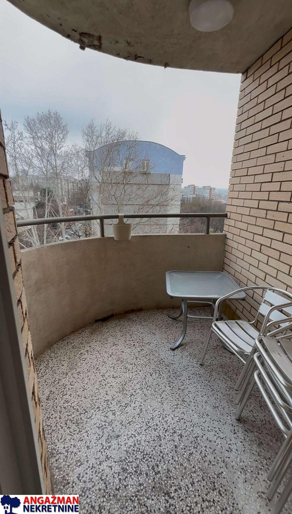 Slika 2 - Ustanička, Četvorosoban stan za izdavanje, 114m2, 900€